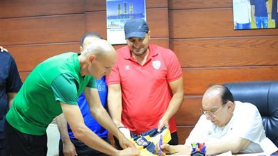 ماهر سليمان يقضي فترة معايشة مع فريق المقاولون 