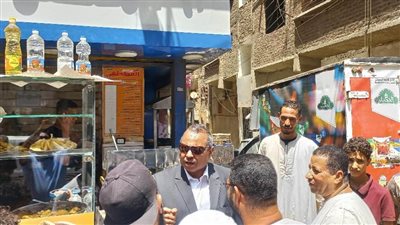 سكرتير عام مساعد سوهاج يقود حملة لرفع الإشغالات بمدينة ناصر