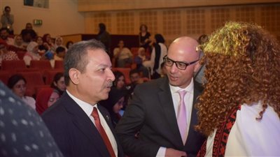 قنصل فلسطين يشاهد العرض الأردني 