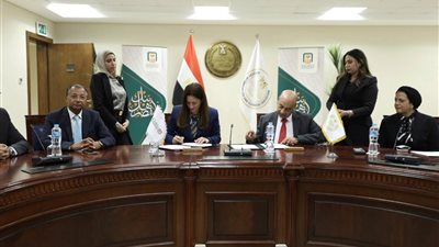 البنك الأهلي يوقع بروتوكول تعاون مع وزارة التربية والتعليم 