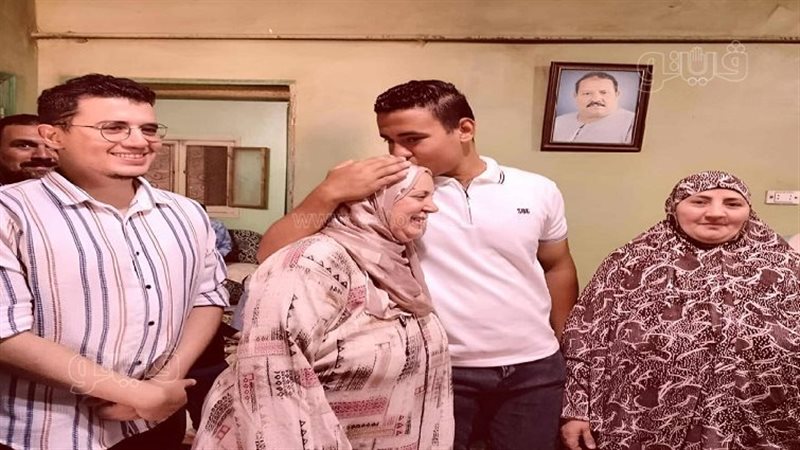 فرحة عارمة في منزل