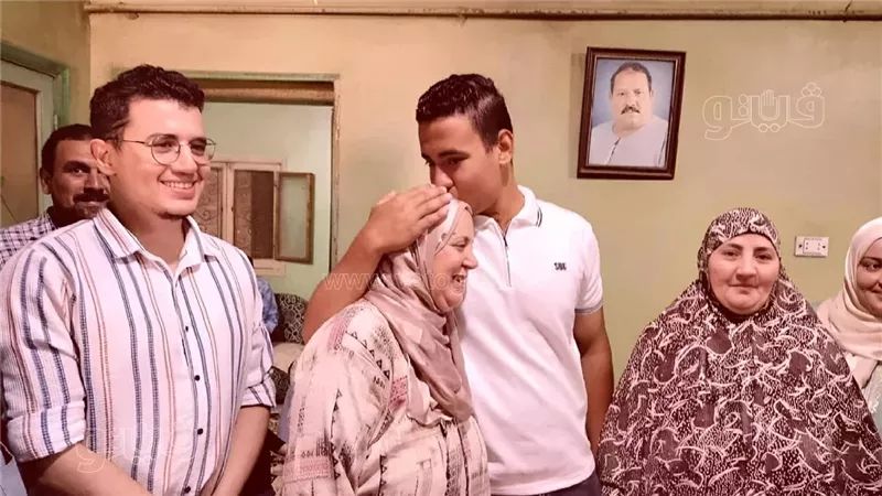 فرحة عارمة في منازل