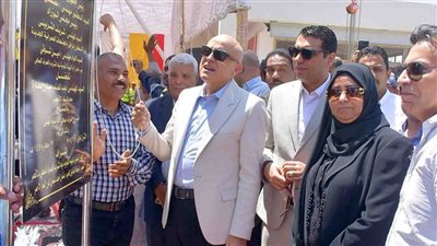 محافظ الأقصر يفتتح مشروعات مياه وصرف صحي بمركز الزينية (صور)