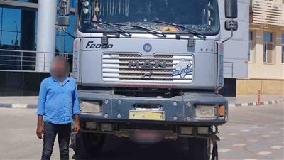 ضبط سائق سيارة نقل يسير برعونة بالطريق الدائري تجاه الواحات