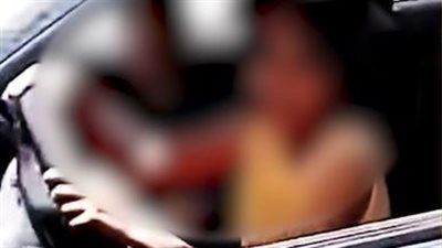 ضبط طفل يقود سيارة بدون لوحات أمامية ويعرض حياة المواطنين للخطر في بني سويف