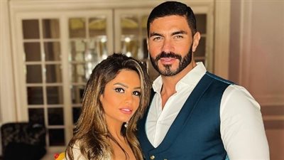 خالد سليم يكشف قصة تعارفه على زوجته خيرية ويكشف سبب بكائه لحظة كتب الكتاب