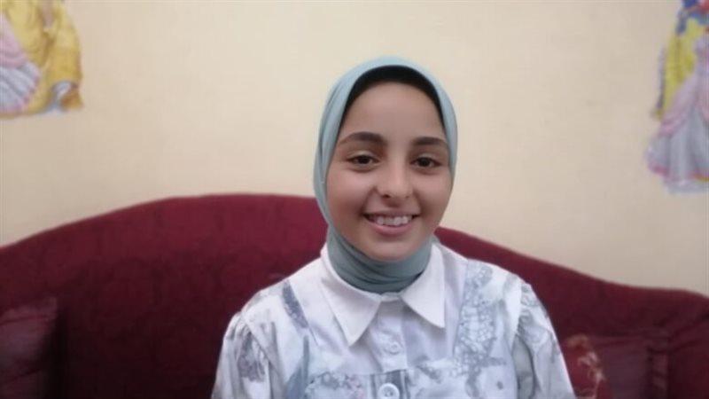 الطالبة سهر منصور