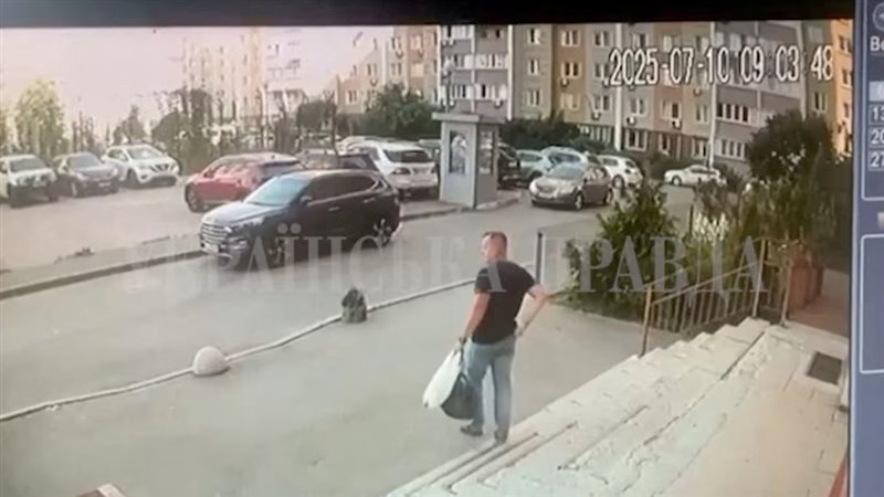 لقطة تظهر الضابط