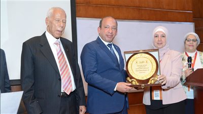 طب قصر العيني تنظم مؤتمرا للأداء البشري في الصحة والإعاقة والطب المهني والبيئي