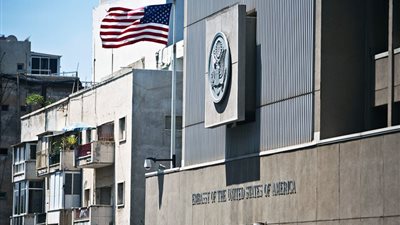 بسبب هجمات حماس، تنبيه أمني من سفارة أمريكا في الكيان الصهيوني للموظفين وعائلاتهم 