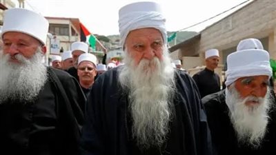 الدروز طائفة دينية تشهد نزاعا مع حكومة الشرع.. حكمت الهجري قاد نشأتها بوتيرة مختلفة قبل وبعد حكم الأسد.. تربطهم علاقات قوية بالكيان الصهيوني.. وهذا تأثيرهم على المشهد السياسي بسوريا