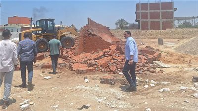 إزالة 5 حالات تعدٍ بالبناء المخالف في مركزين بالشرقية 