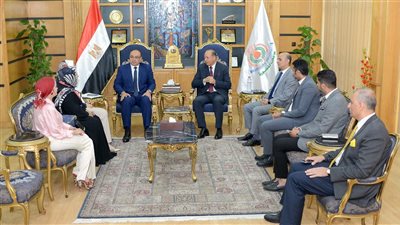 رئيس جامعة المنصورة يستقبل وفد المجلس العربي للتدريب والإبداع الطلابي لتعزيز التعاون (صور)