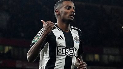 ليفربول يخطط للتعاقد مع مهاجم نيوكاسل