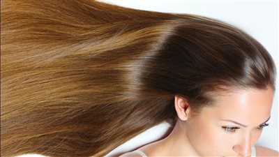 أفضل الوصفات الطبيعية للعناية بالشعر المتشابك