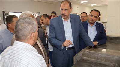 محافظ سوهاج يتفقد سير العمل بمشروعات 