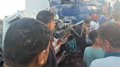 مفيش فايدة، سيارة مواد بترولية تسير عكس الاتجاه تصطدم بأخرى نقل بدمياط ووقوع قتلى ومصابين