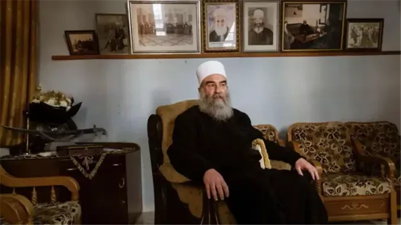 حكمت الهجري، فيتو