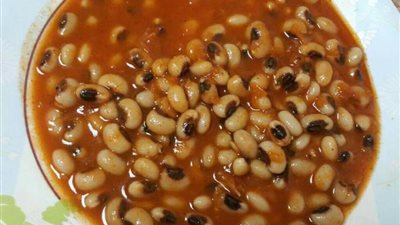طريقة عمل اللوبيا بالصلصة، غداء مغذٍ وقيمته الغذائية عالية