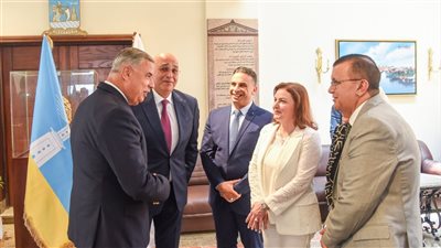 محافظ الإسكندرية: تعاون مع جهاز تنمية المشروعات لتشجيع الشباب على التوجه للعمل الحر