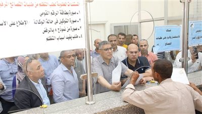محافظ الجيزة يتفقد مركز خدمة المواطنين بالصف