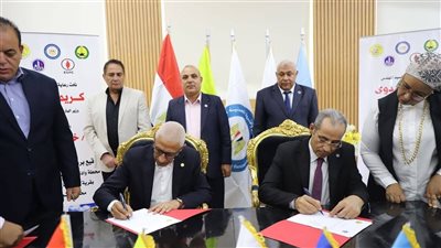 بروتوكول تعاون بين شمال سيناء والقاهرة لتكرير البترول لإنشاء محطة مياه