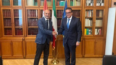 وزير الصحة يلتقي نظيره الإيطالي لبحث التعاون بين البلدين 