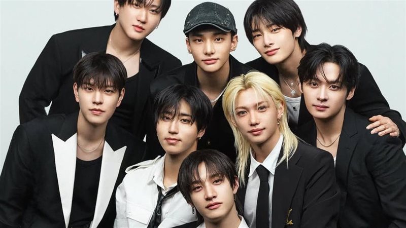 فرقة stray kids،