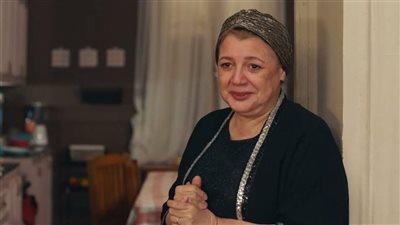 مخرج فات الميعاد ينشر صورة من المسلسل ويعلق: في حُب حنان سليمان