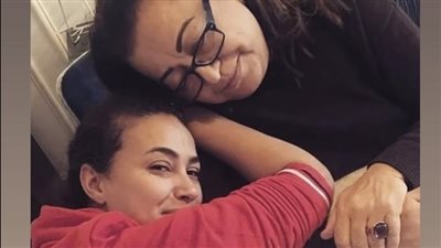 يسرا تعتذر عن عدم حضور جنازة والدة هند صبري لهذا السبب