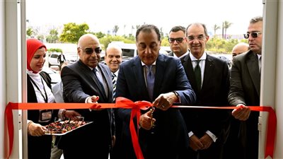 رئيس الوزراء يفتتح مجمع الشهر العقارى والتوثيق بمدينة العلمين الجديدة (صور) 