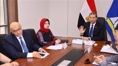 محافظ دمياط يبحث مستجدات تقنين أراضي الدولة