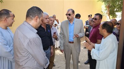 محافظ سوهاج يتابع ميدانيًا جودة الخدمات المقدمة لأهالي قرية المدمر