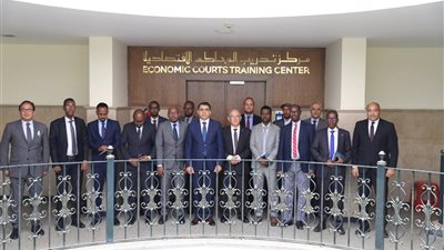 تخرج أول دفعة من قيادات وزارة العدل الصومالية من الأكاديمية الوطنية للتدريب (صور)