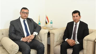وزيرا الإسكان والرياضة يتابعان ملفات العمل المشتركة 