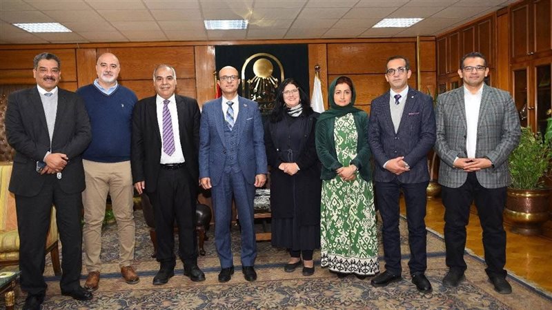 لقاء رئيس جامعة أسيوط،