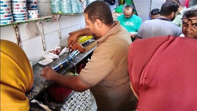 حملة رقابية موسعة بمدينة دمياط تسفر عن إعدام 15 كجم أغذية فاسدة