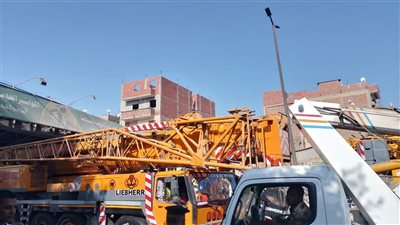 وصول أوناش عملاقة لرفع كوبري طوخ    