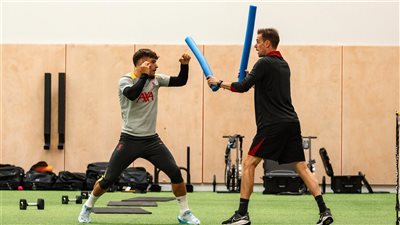 تدريب ملاكمة داخل معسكر ليفربول قبل الموسم الجديد (فيديو)