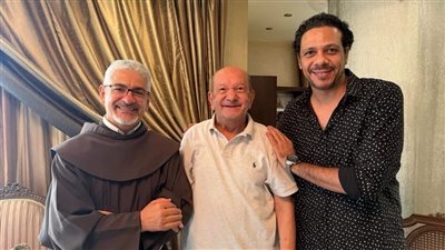 أول ظهور للفنان لطفي لبيب بعد تعرضه لأزمة صحية (صور)