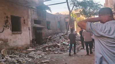 معاينة عقار مصر القديمة المنهار تكشف تفاصيل جديدة 