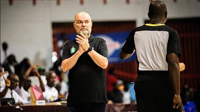 الأهلي يفاوض اللبناني فؤاد أبو شقرا لتدريب فريق السلة