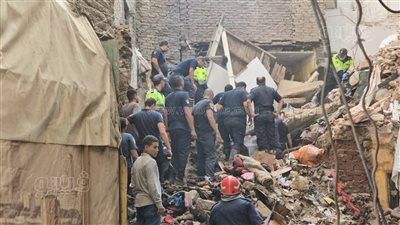 استخراج جثة آخر الضحايا من أسفل أنقاض عقار شبرا مصر المنهار