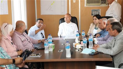 محافظ القاهرة يتفقد أعمال تطوير عزبة الهجانة (صور)