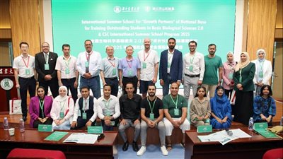 طلاب جامعة بنها يشاركون في المدرسة الصيفية الدولية بجامعة وسط الصين الزراعية