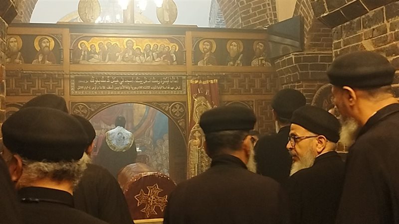 الاقباط يحتفلون بتطيب