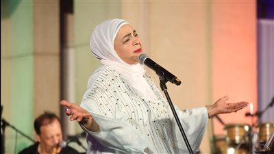 حنان ماضي تعيد جمهور الأوبرا لحقبة التسعينيات (صور)