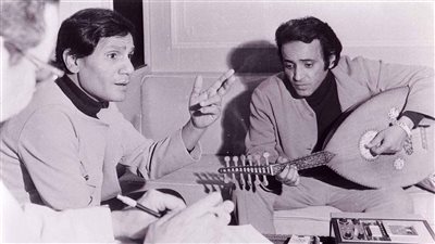 كيف يحمي القانون حقوق المؤلفين الأدبية والمالية؟ 