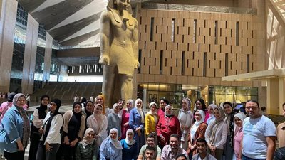طلاب جامعة القناة يتدربون على الإرشاد السياحي بالمتحف المصرى الكبير (صور) 
