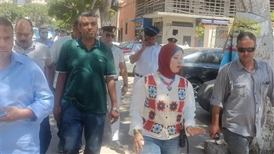 حملة مكبرة لإزالة إشغالات الباعة الجائلين بشرق الإسكندرية 